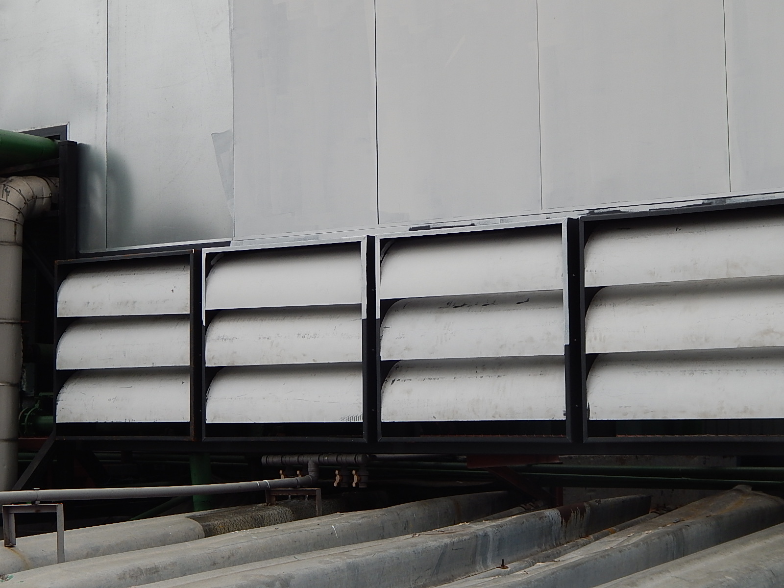 BARREIRA ACÚSTICA COM VENEZIANA.JPG